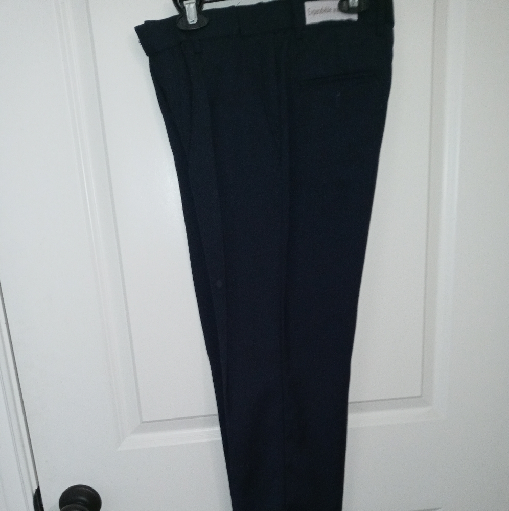 Boys suit - Picture 2 of 3